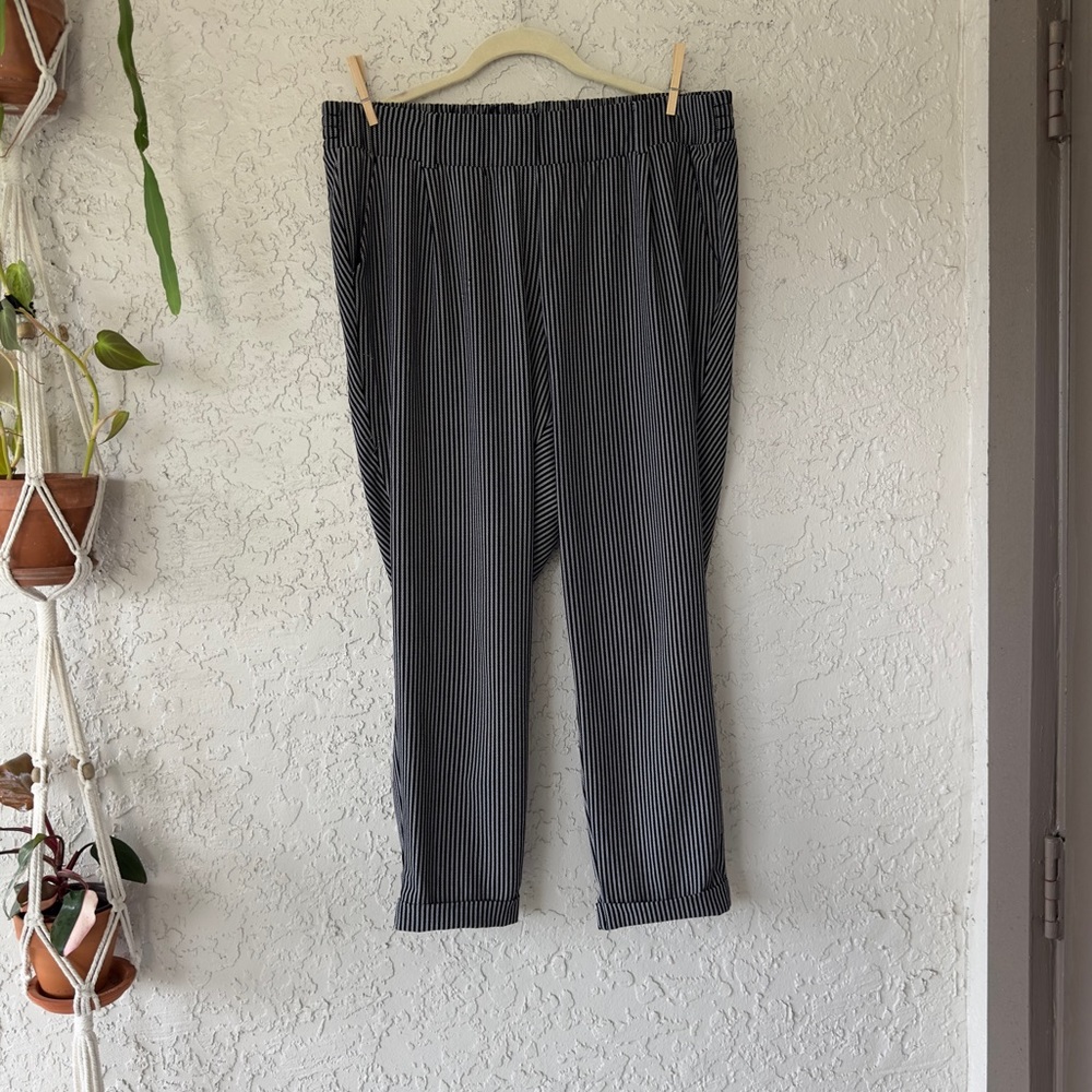 Torrid Skinny Studio Refined Crepe High Rise Pant black grey stripes